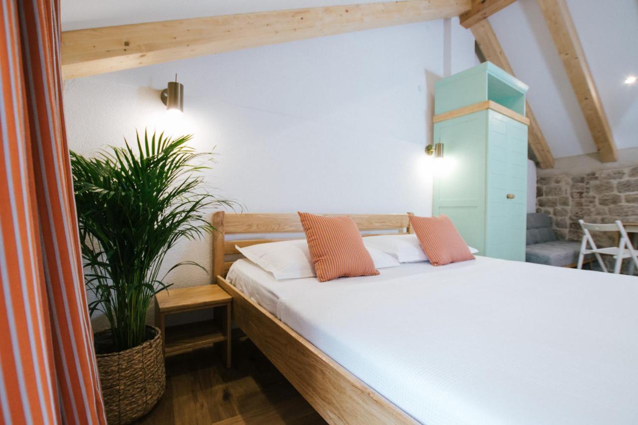 Franka Hotell Trogir Exteriör bild